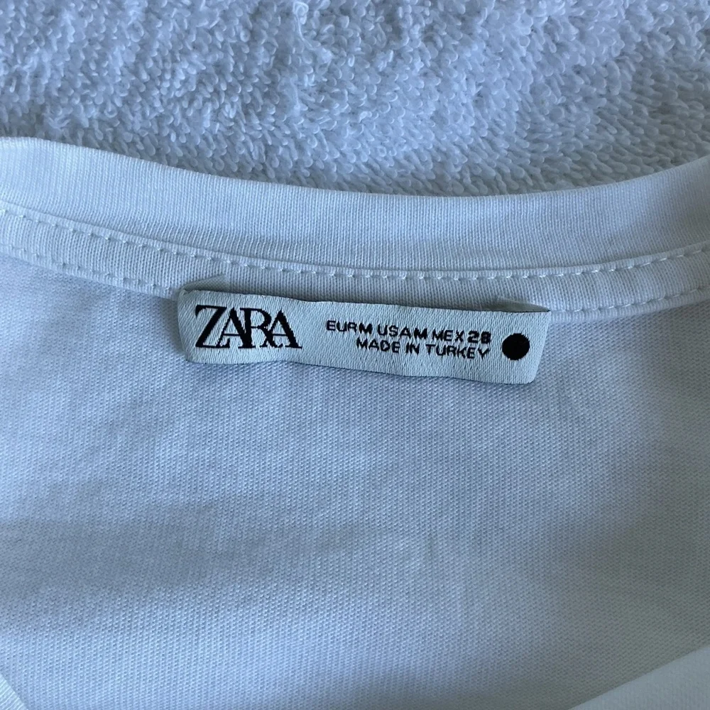 Zara White Short Sleeve Tee Sz M